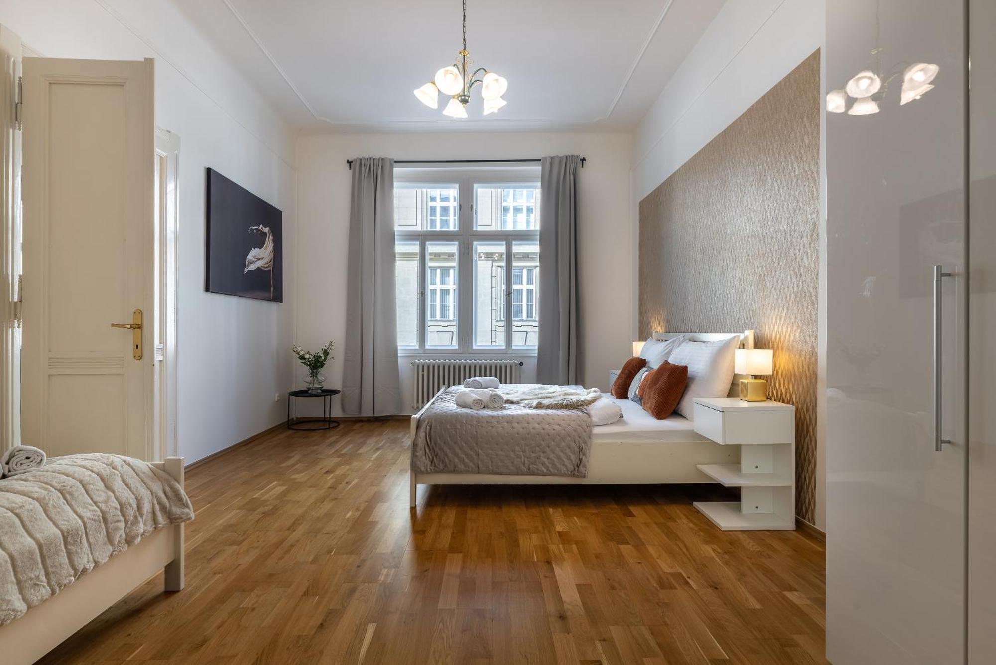 Spacious 2-bedroom In Old Town Apartment Prague