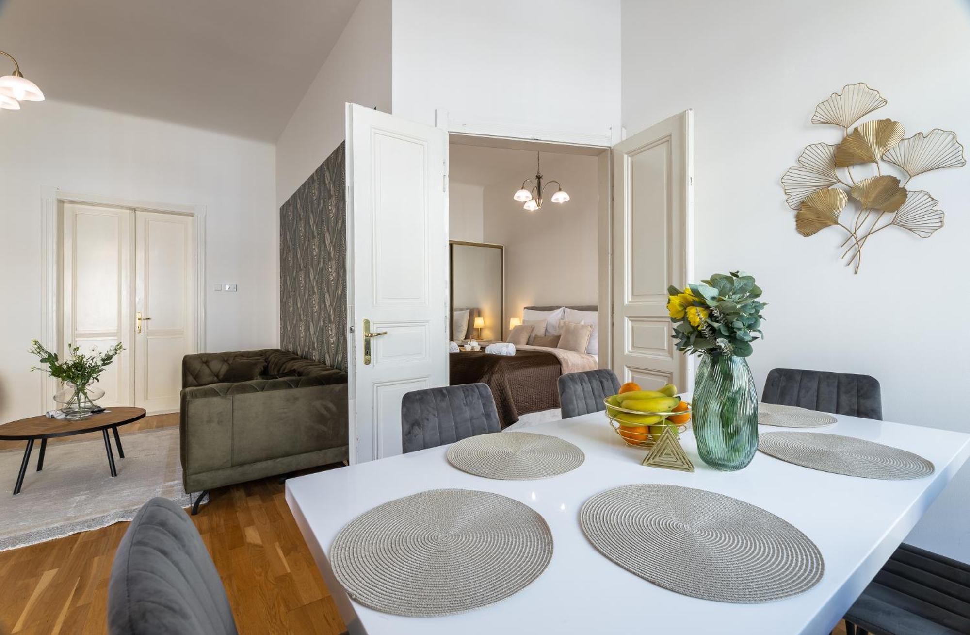 Apartment Spacious 2-bedroom In Old Town