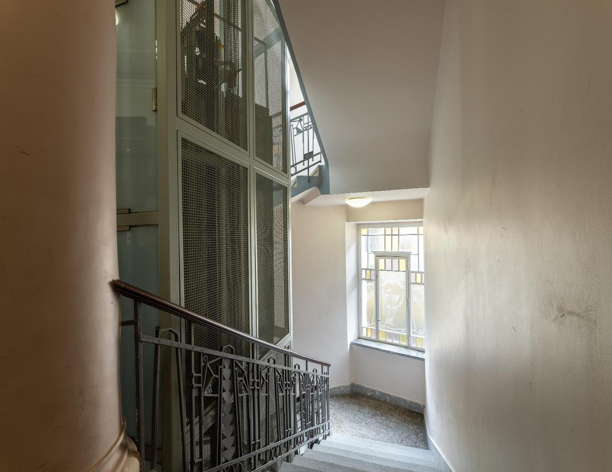Apartment Spacious 2-bedroom In Old Town *